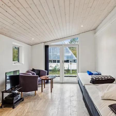 Semesterbostad Gorgeous In With Wifi Augustenborg